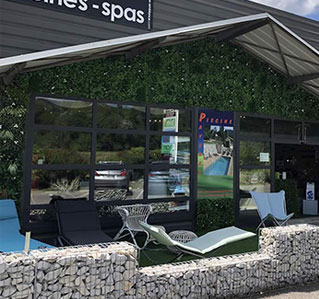 Spécialisé pour l'entretien des piscines et spa